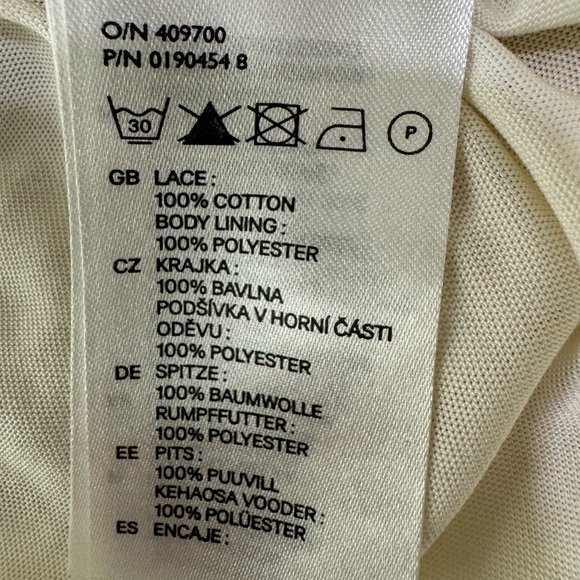 H&M cream lace/crochet dress with French buttons - Picture 7 of 7